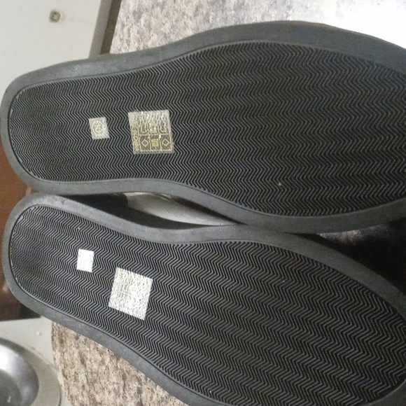 Tennis shoes - Picture 5 of 5